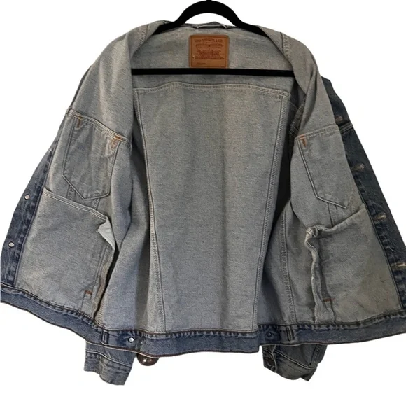 LEVI’S Men’s Relaxed Trucker Denim Jacket Medium Wash Oversized Sz L - Picture 4 of 9
